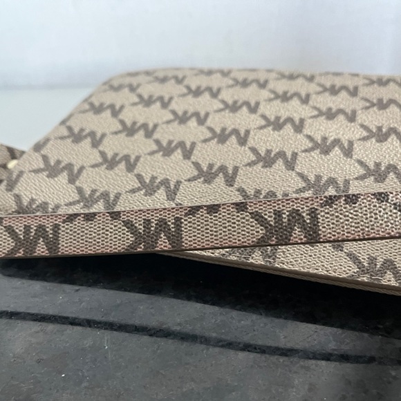 Michael Kors small bag - Picture 9 of 9